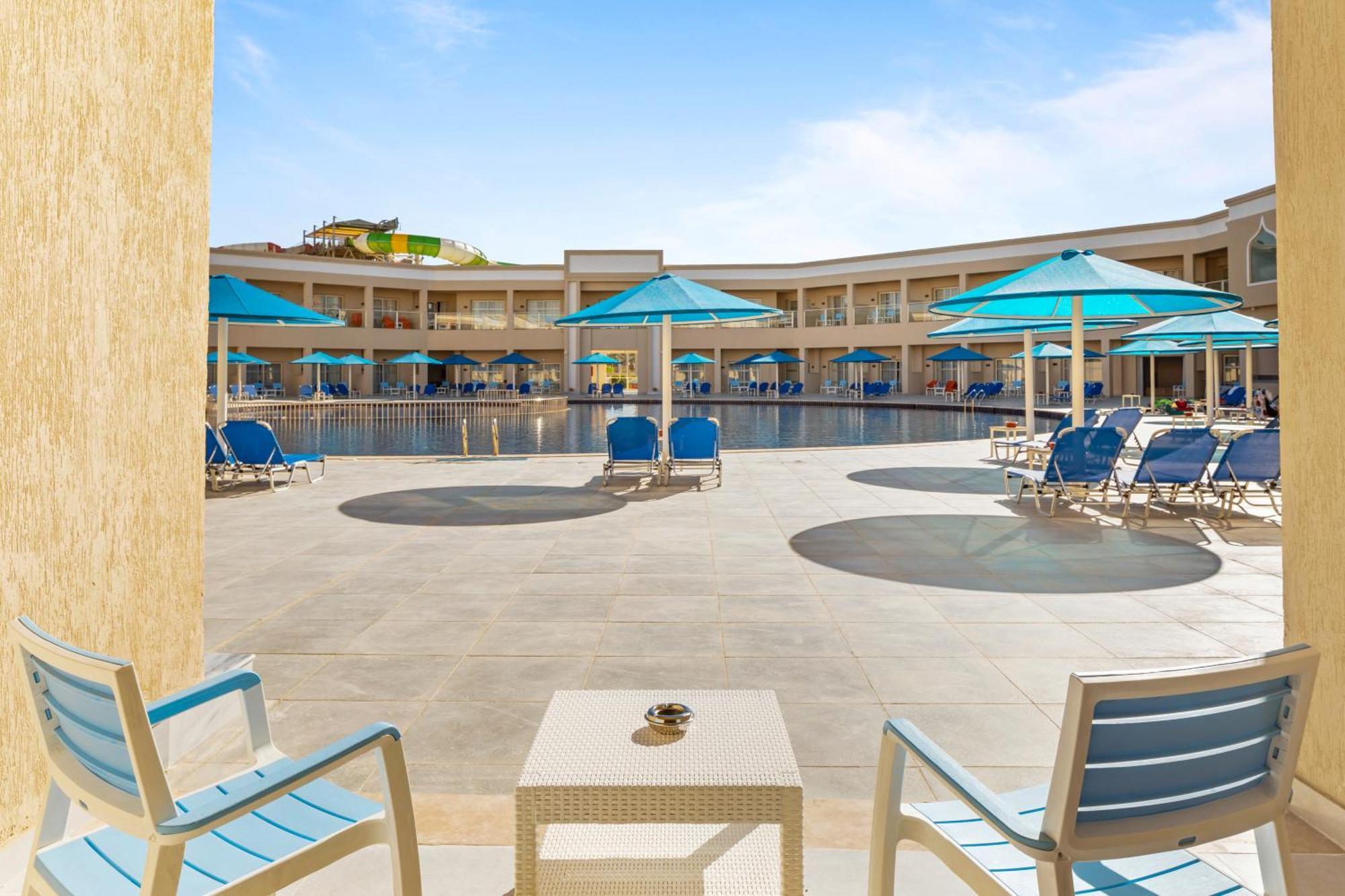 알바트로스 아쿠아 파크 샤름 엘 셰이크 - 패밀리 앤 커플 전용 외부 사진 The pool at the Hilton San Diego Bayfront