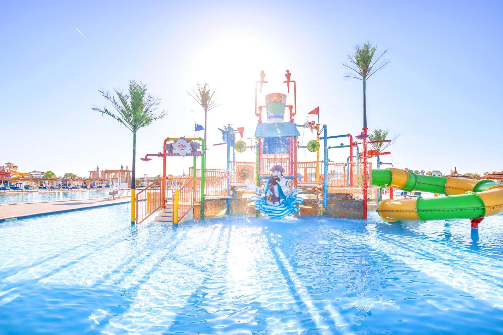 알바트로스 아쿠아 파크 샤름 엘 셰이크 - 패밀리 앤 커플 전용 외부 사진 Aqua Park at Hilton Sharm El Sheikh Resort